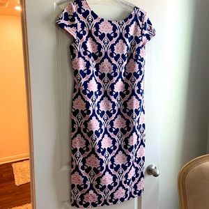 Women’s dress size 12